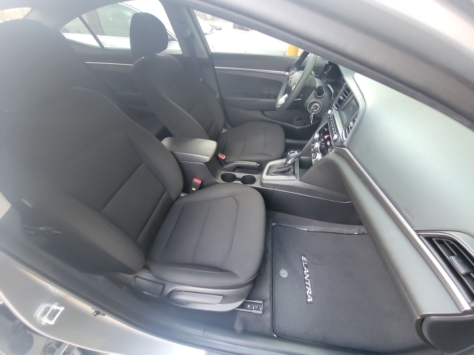 2020 Hyundai Elantra SE FWD