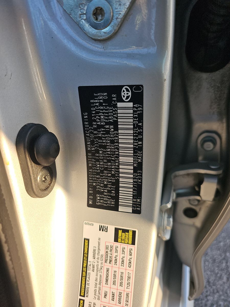 2022 Toyota Corolla LE FWD