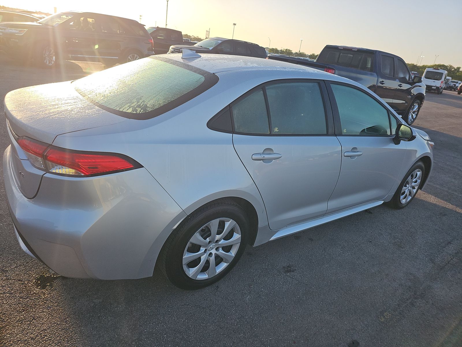 2022 Toyota Corolla LE FWD