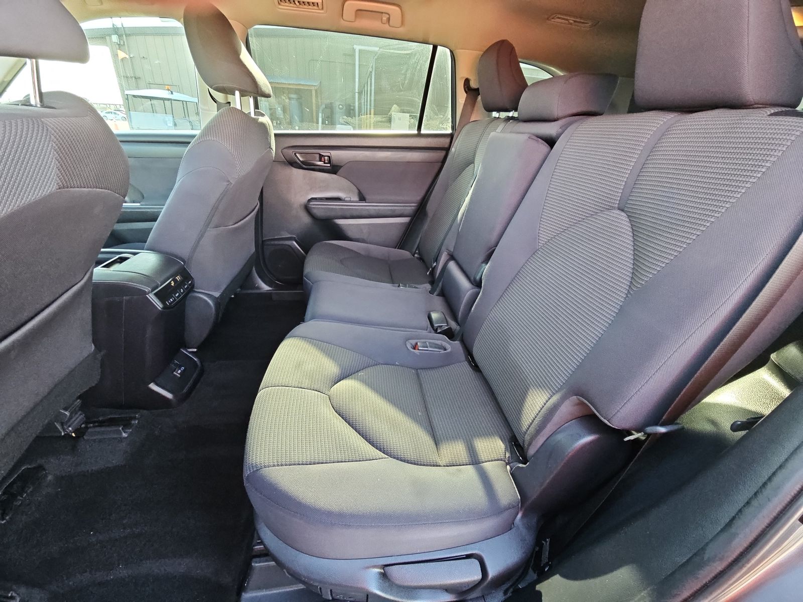 2022 Toyota Highlander L FWD