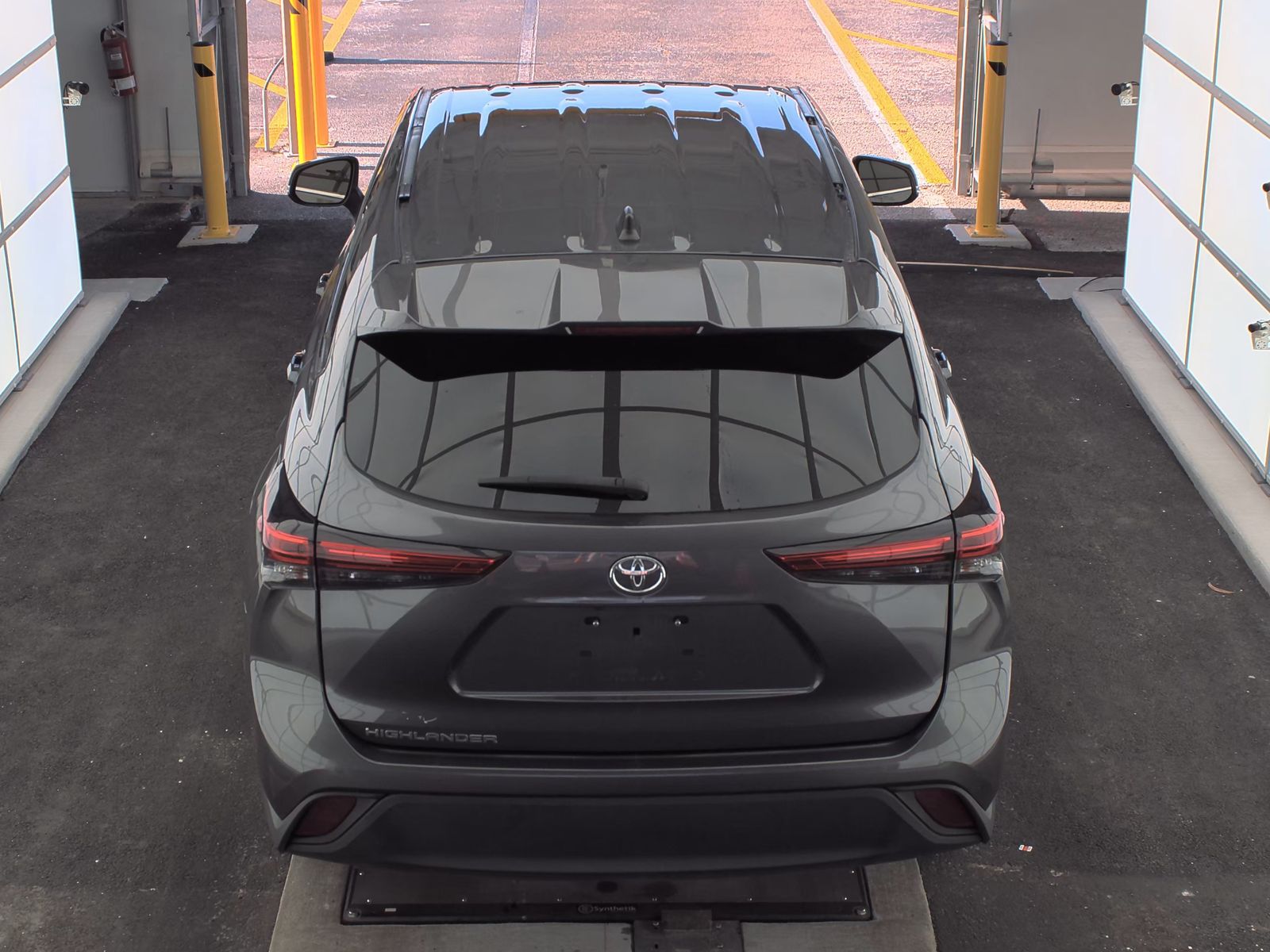 2022 Toyota Highlander L FWD