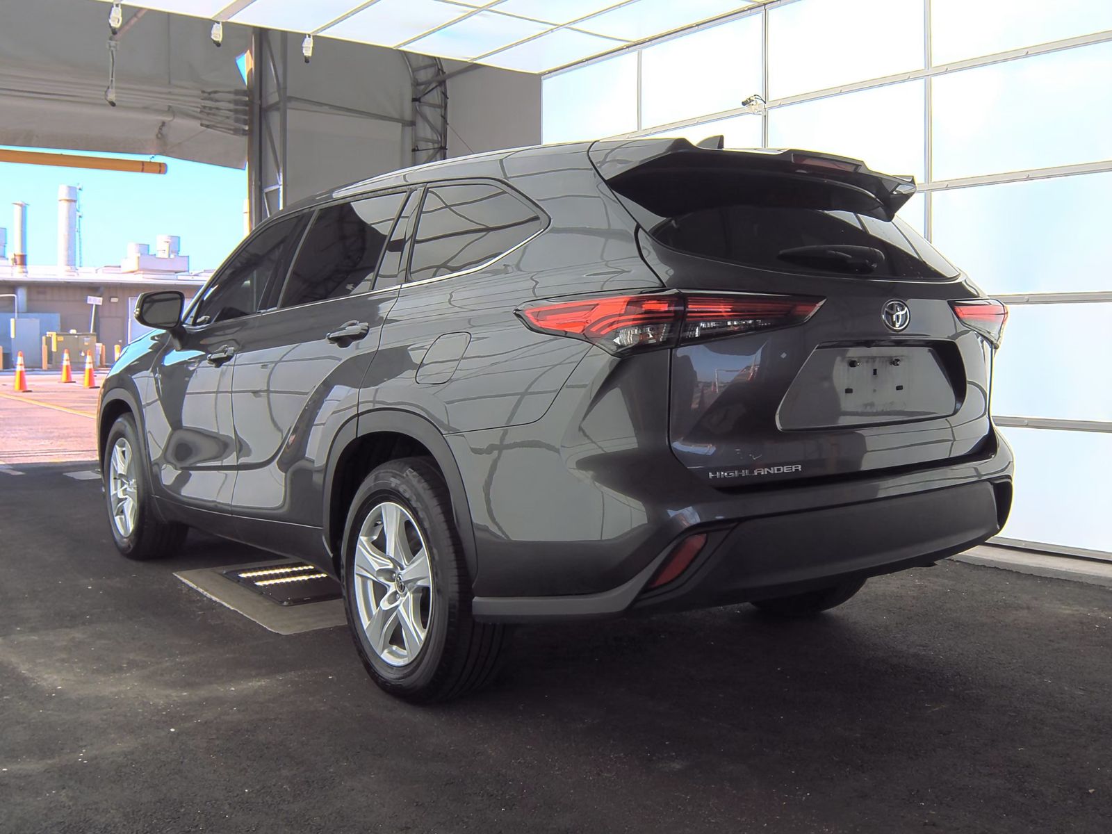 2022 Toyota Highlander L FWD