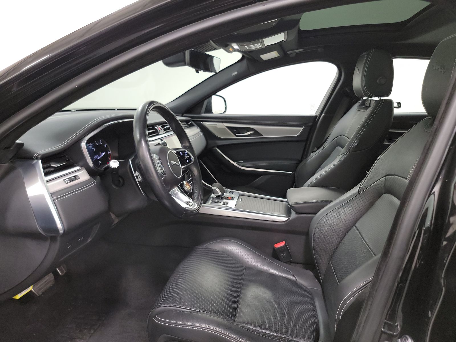 2022 Jaguar XF R-Dynamic SE AWD