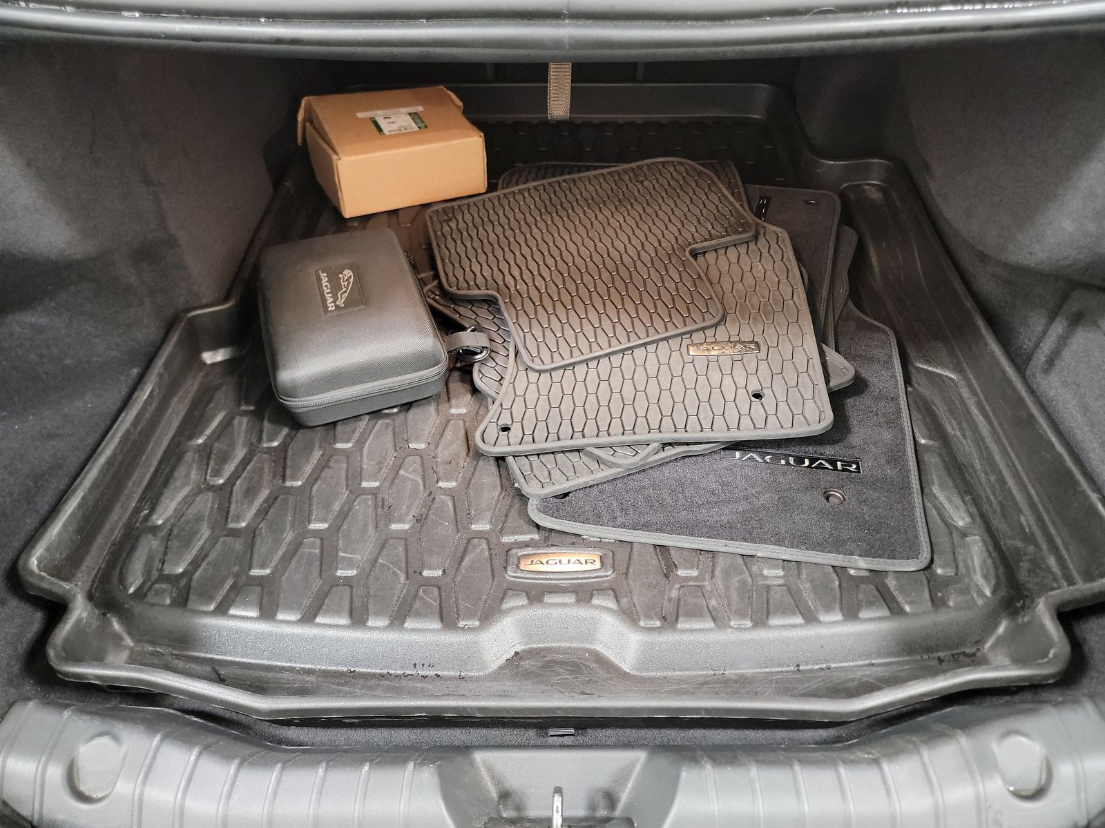 2022 Jaguar XF R-Dynamic SE AWD