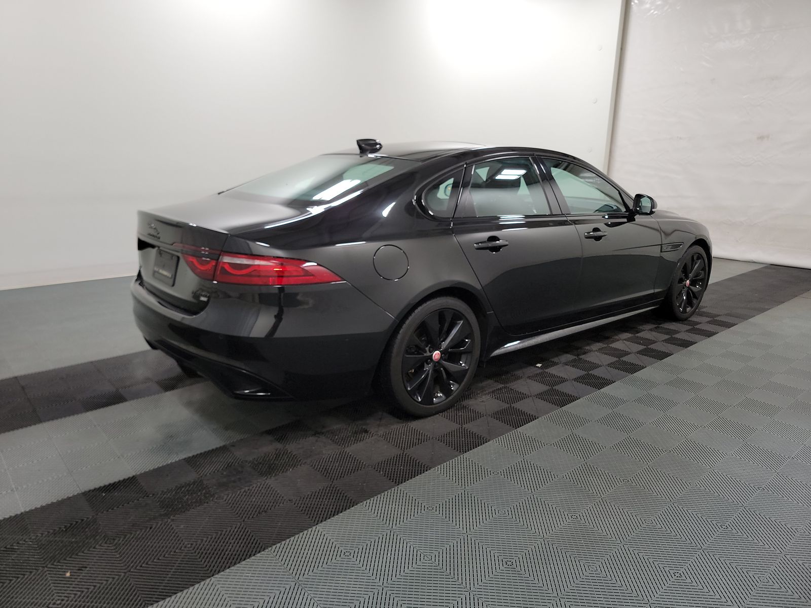 2022 Jaguar XF R-Dynamic SE AWD