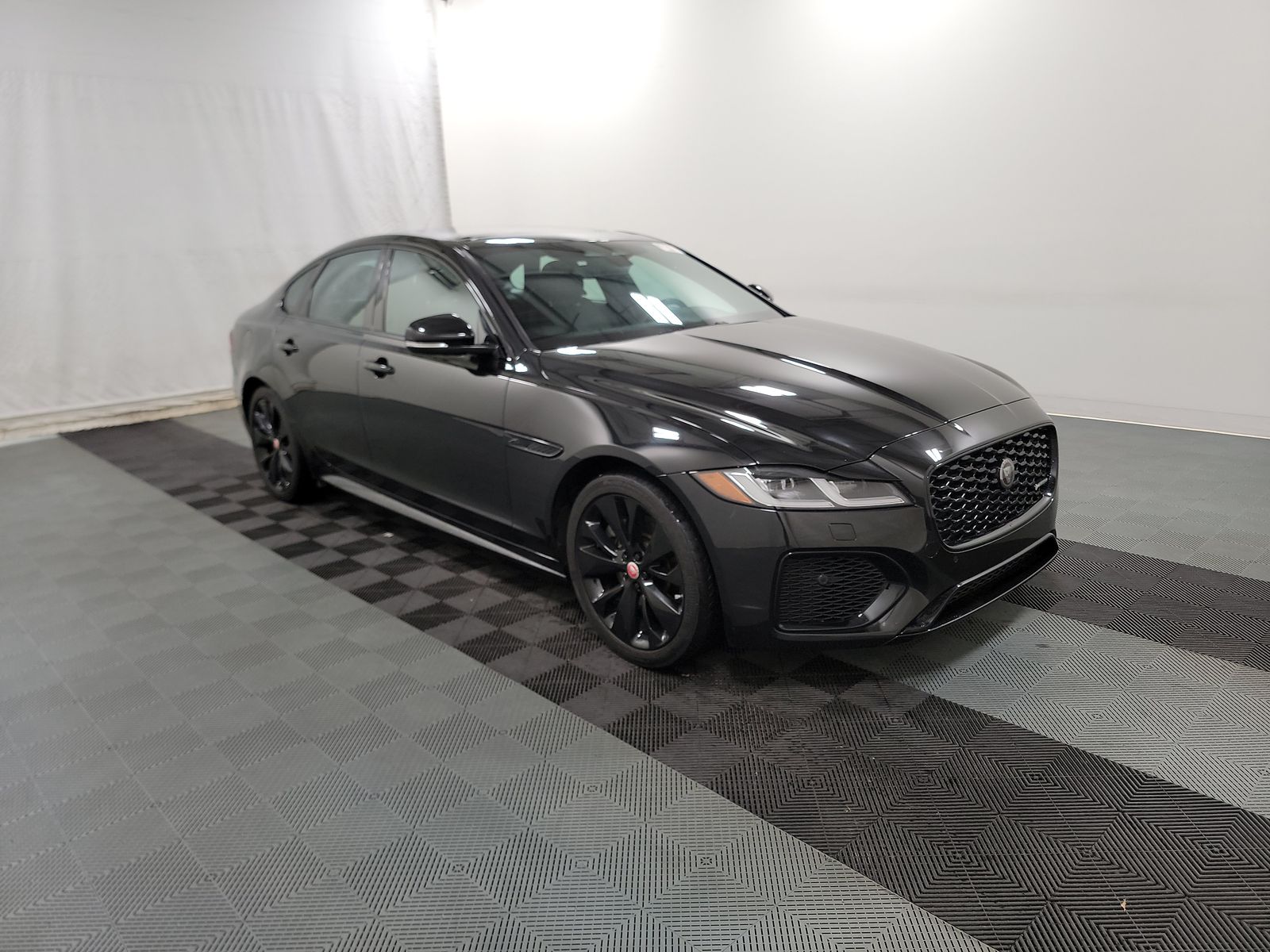 2022 Jaguar XF R-Dynamic SE AWD