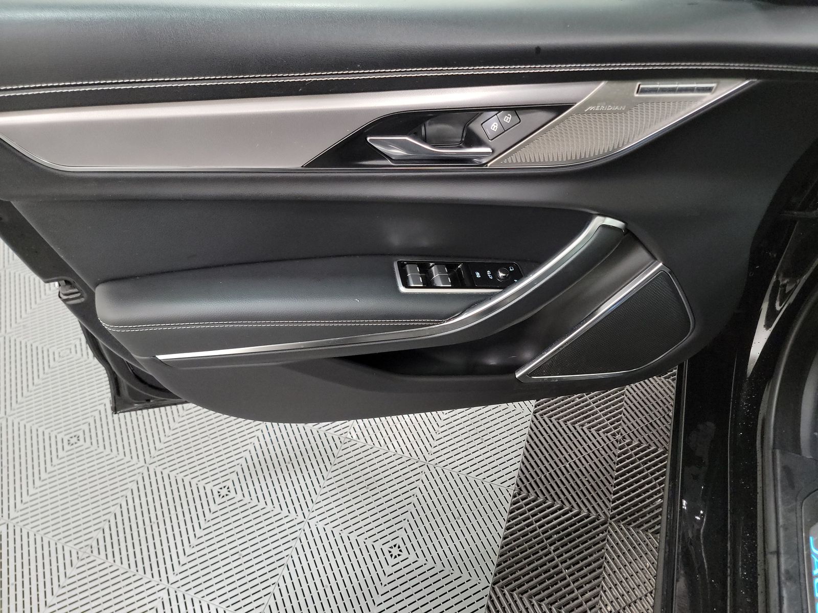 2022 Jaguar XF R-Dynamic SE AWD