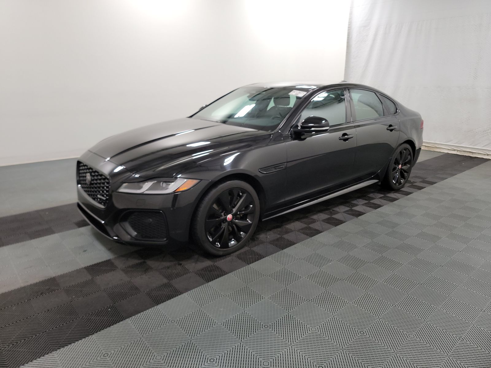 2022 Jaguar XF R-Dynamic SE AWD