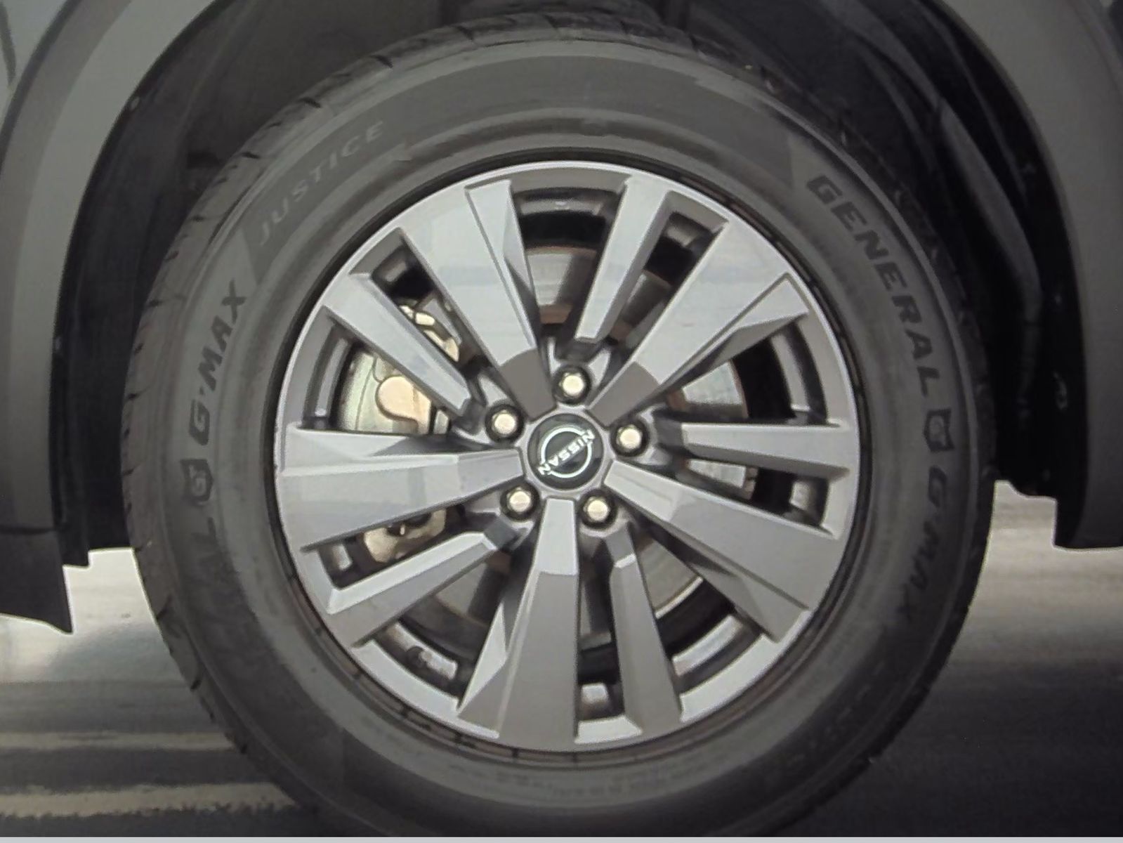 2022 Nissan Pathfinder SV FWD