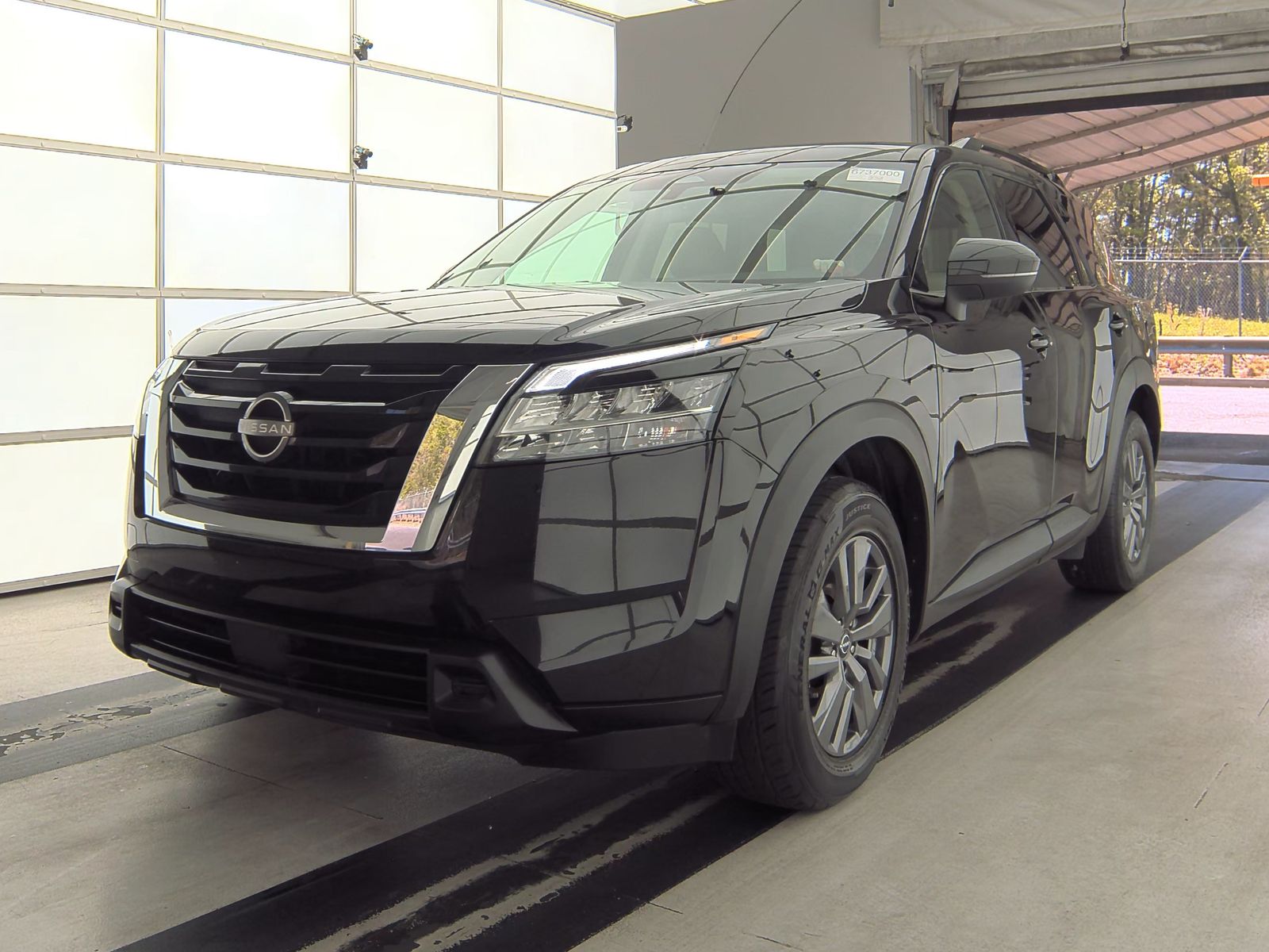 2022 Nissan Pathfinder SV FWD