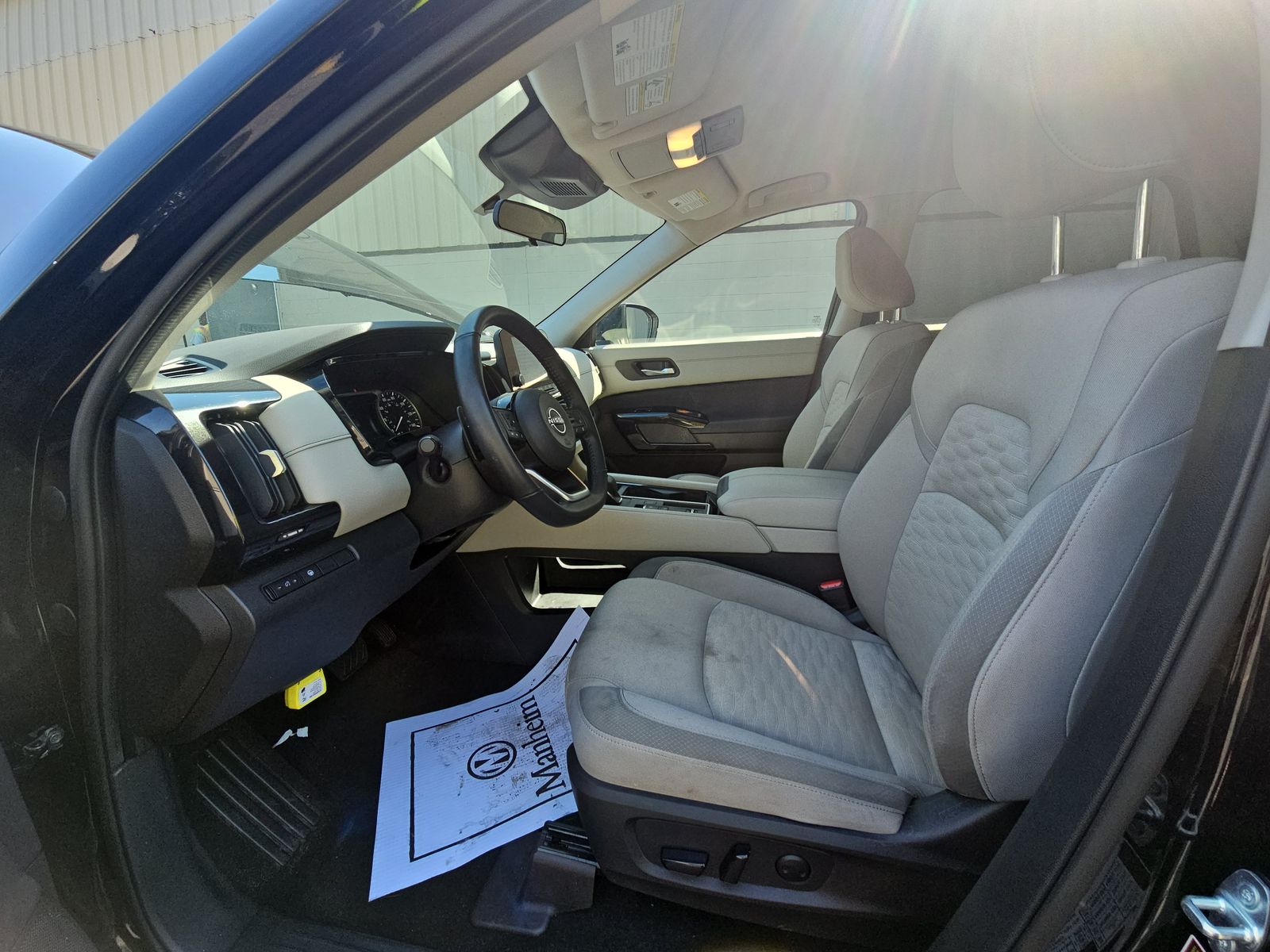 2022 Nissan Pathfinder SV FWD