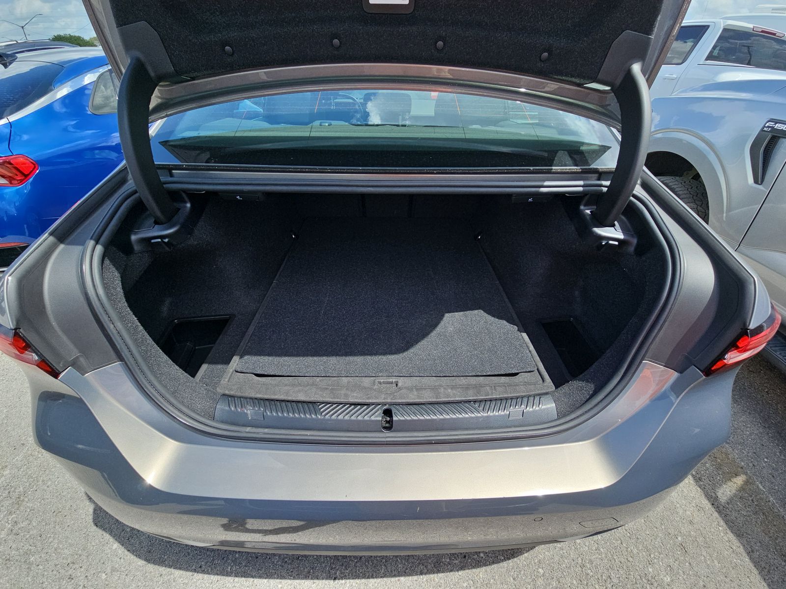 2024 BMW 5 Series 530i RWD