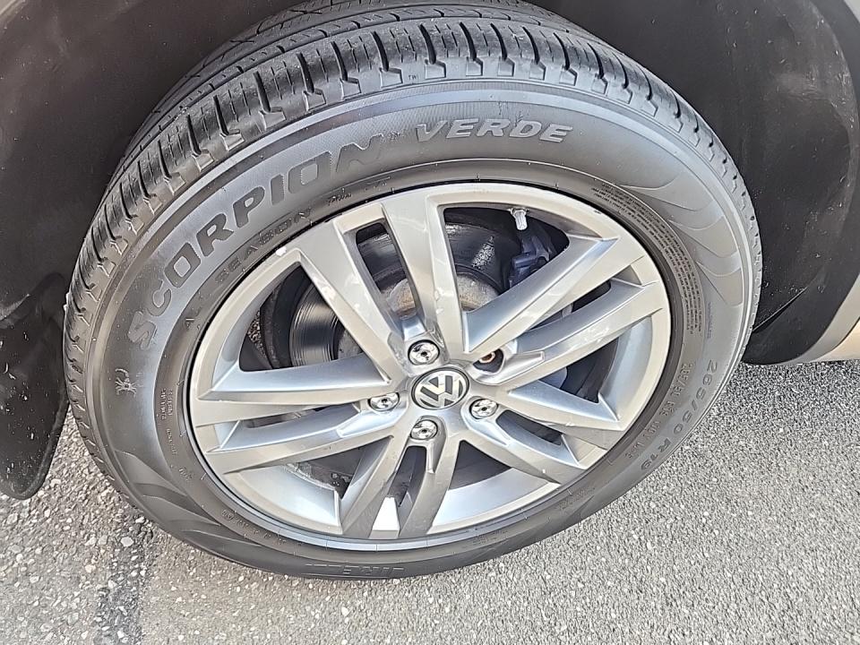 2016 Volkswagen Touareg 3.6L Lux AWD