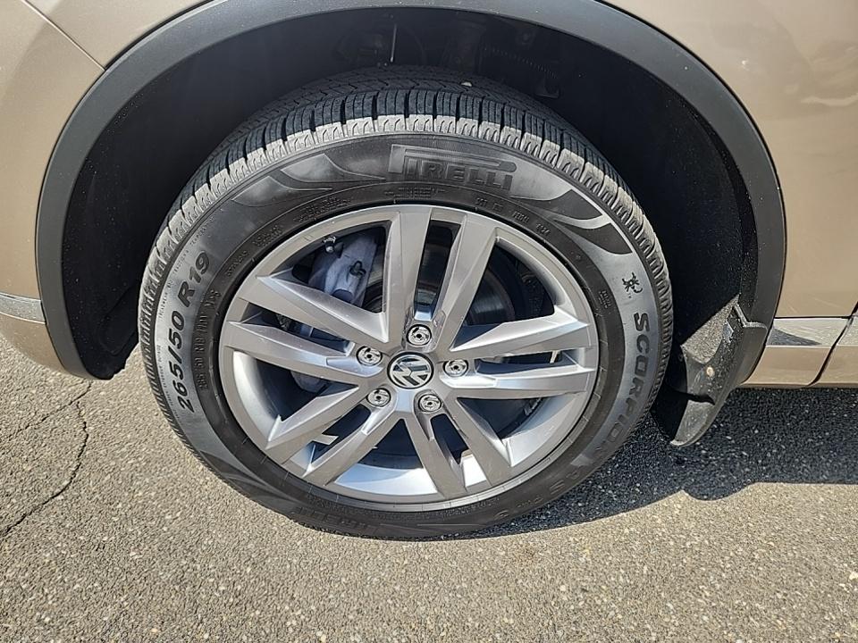 2016 Volkswagen Touareg 3.6L Lux AWD