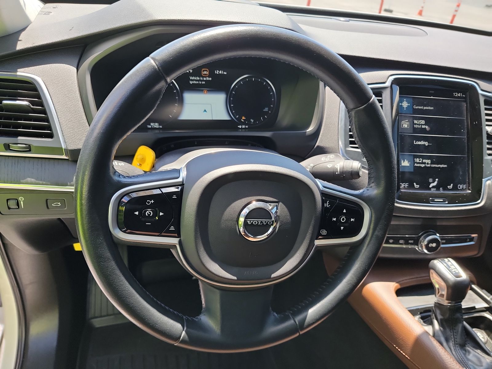 2020 Volvo XC90 T6 Momentum AWD