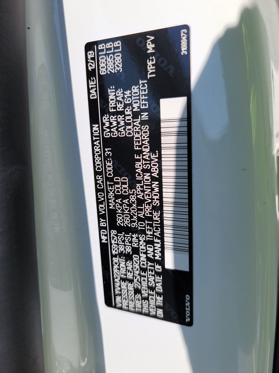 2020 Volvo XC90 T6 Momentum AWD