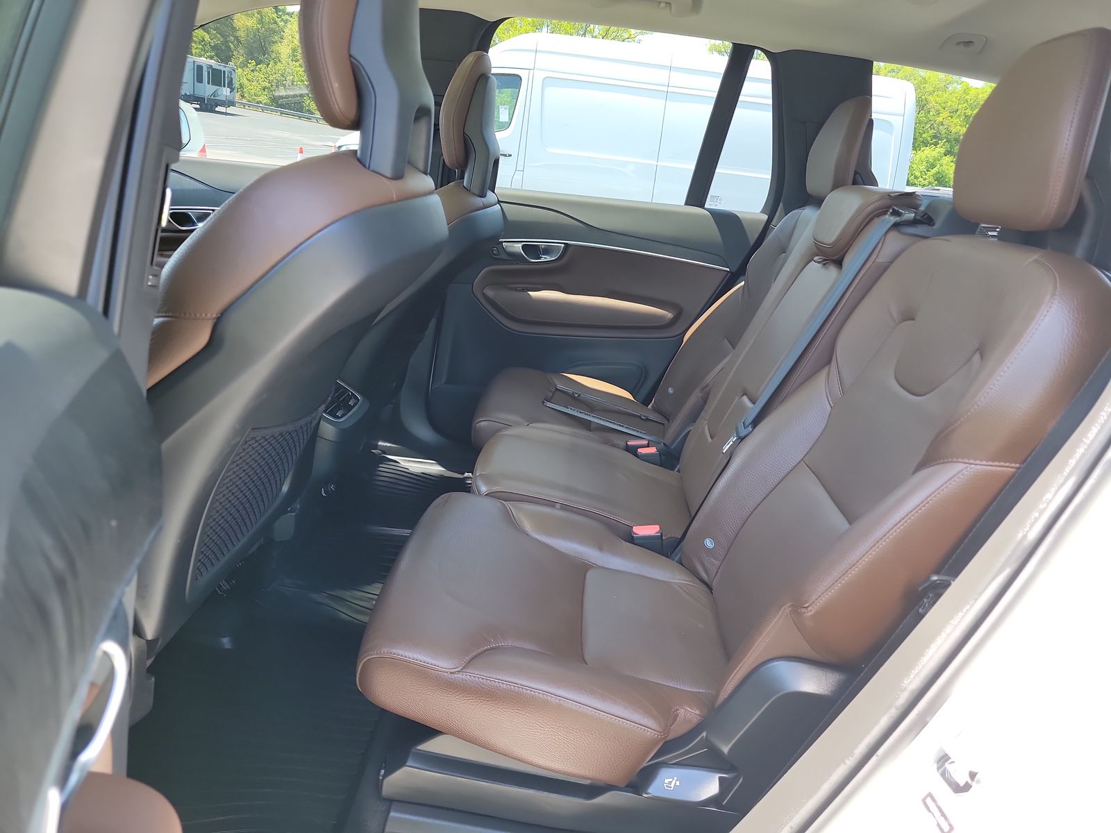 2020 Volvo XC90 T6 Momentum AWD