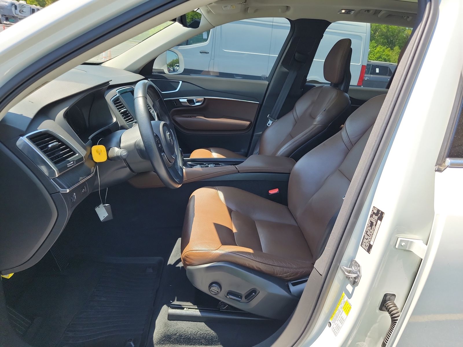 2020 Volvo XC90 T6 Momentum AWD