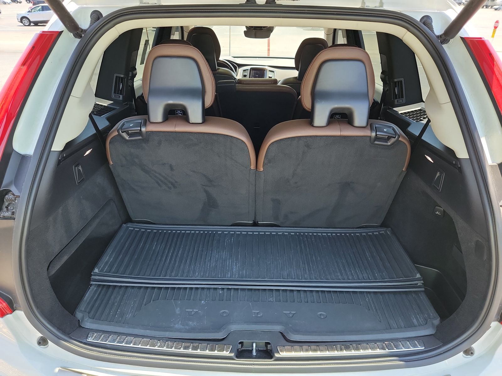 2020 Volvo XC90 T6 Momentum AWD