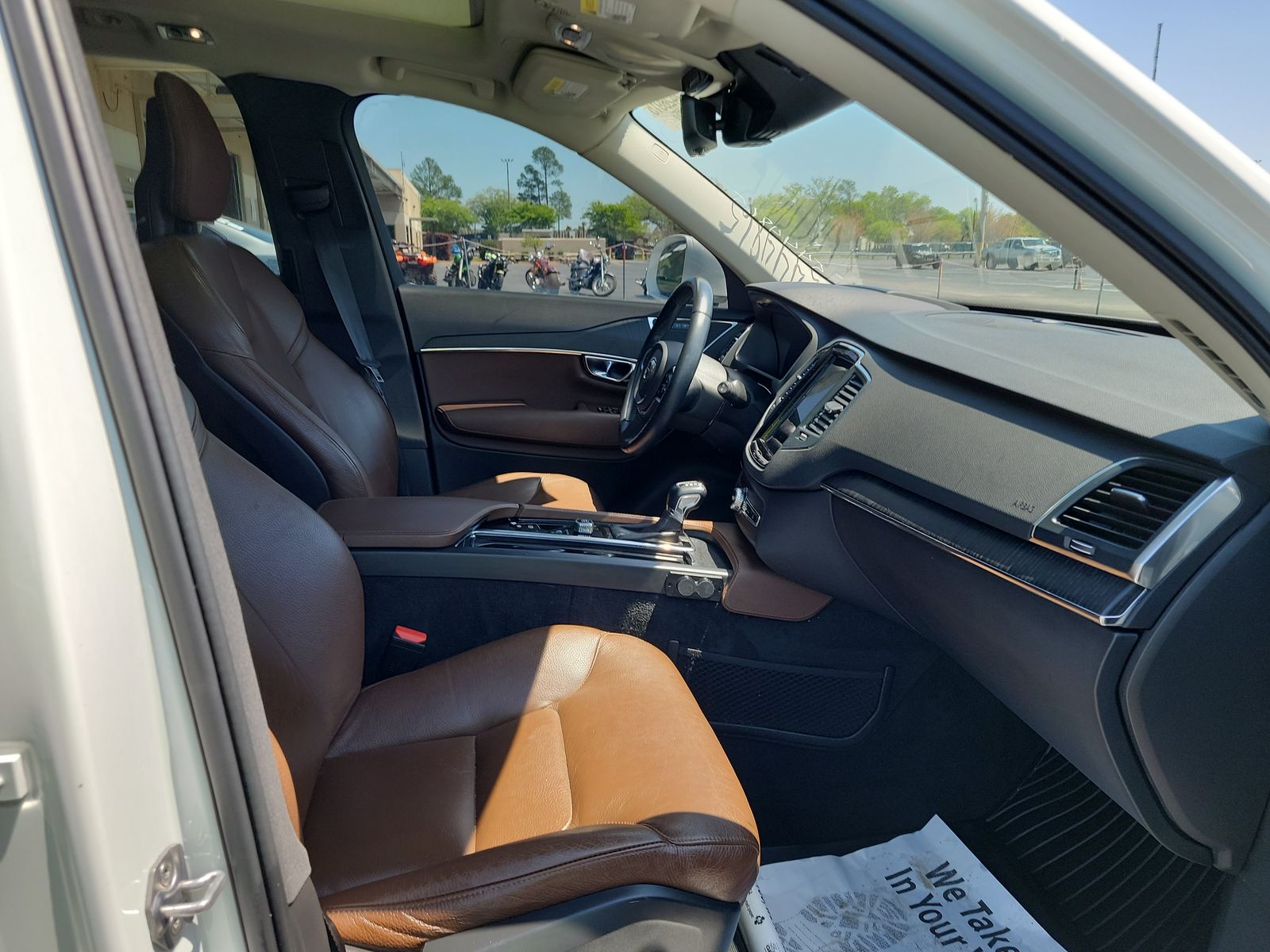 2020 Volvo XC90 T6 Momentum AWD
