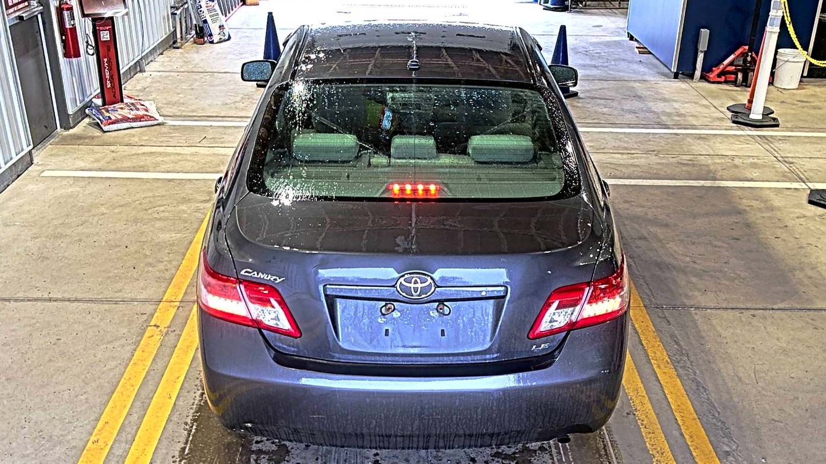 2011 Toyota Camry LE FWD