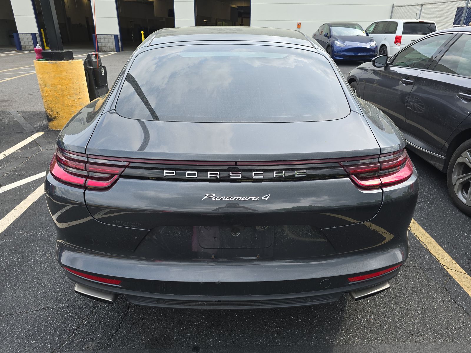 2017 Porsche Panamera 4 AWD