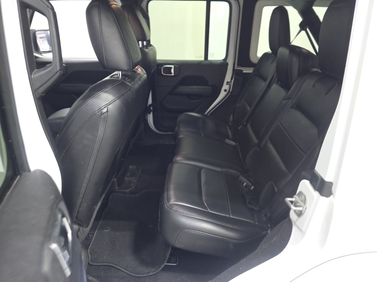 2020 Jeep Wrangler Unlimited Sahara Altitude AWD