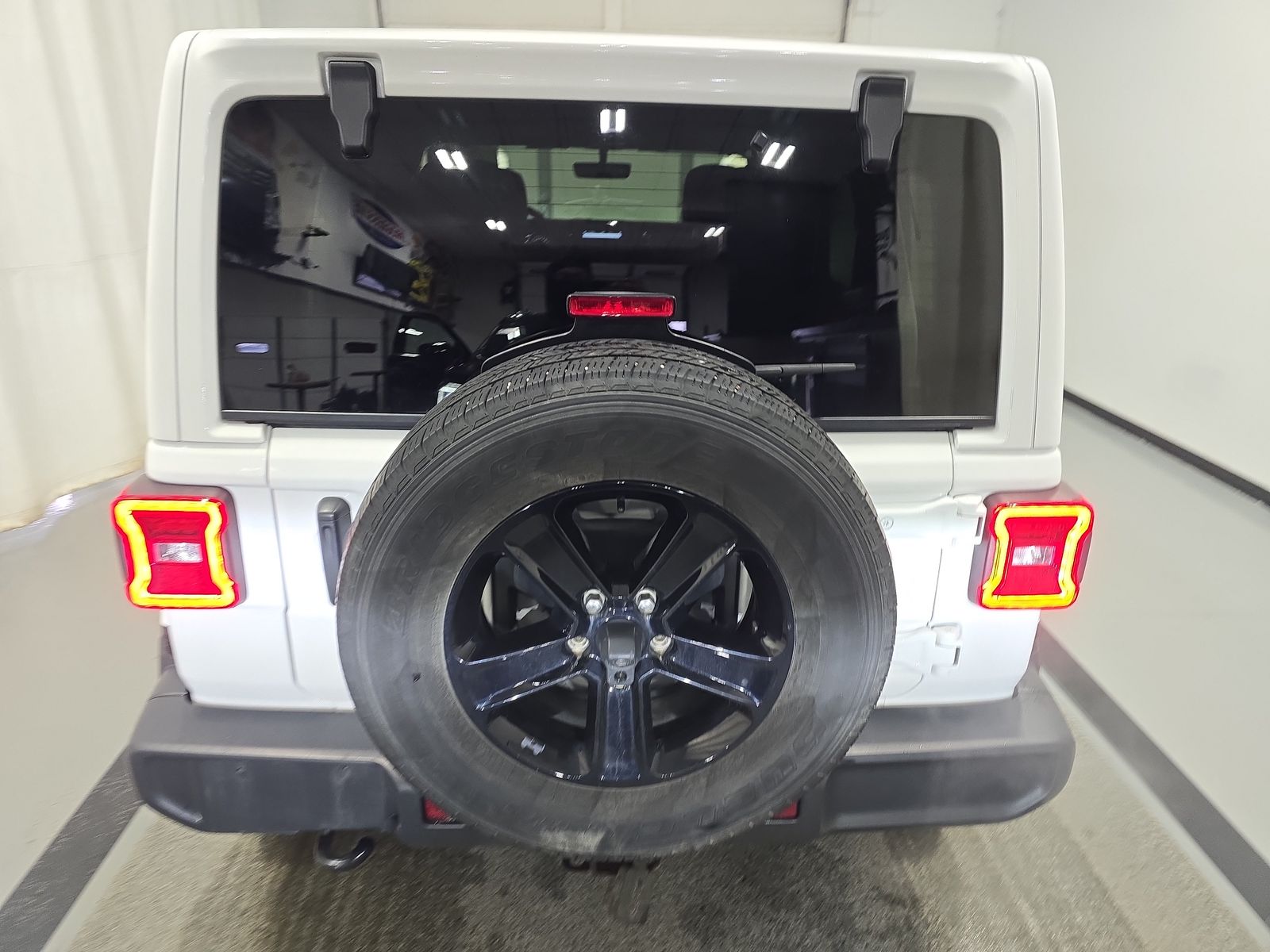 2020 Jeep Wrangler Unlimited Sahara Altitude AWD