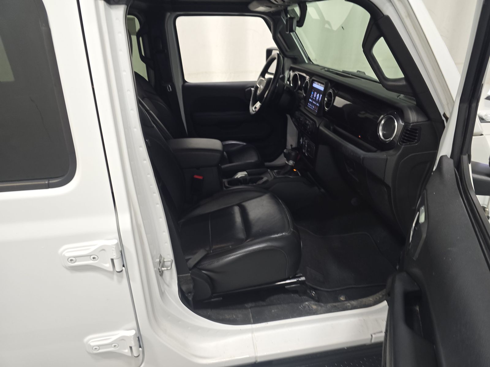 2020 Jeep Wrangler Unlimited Sahara Altitude AWD