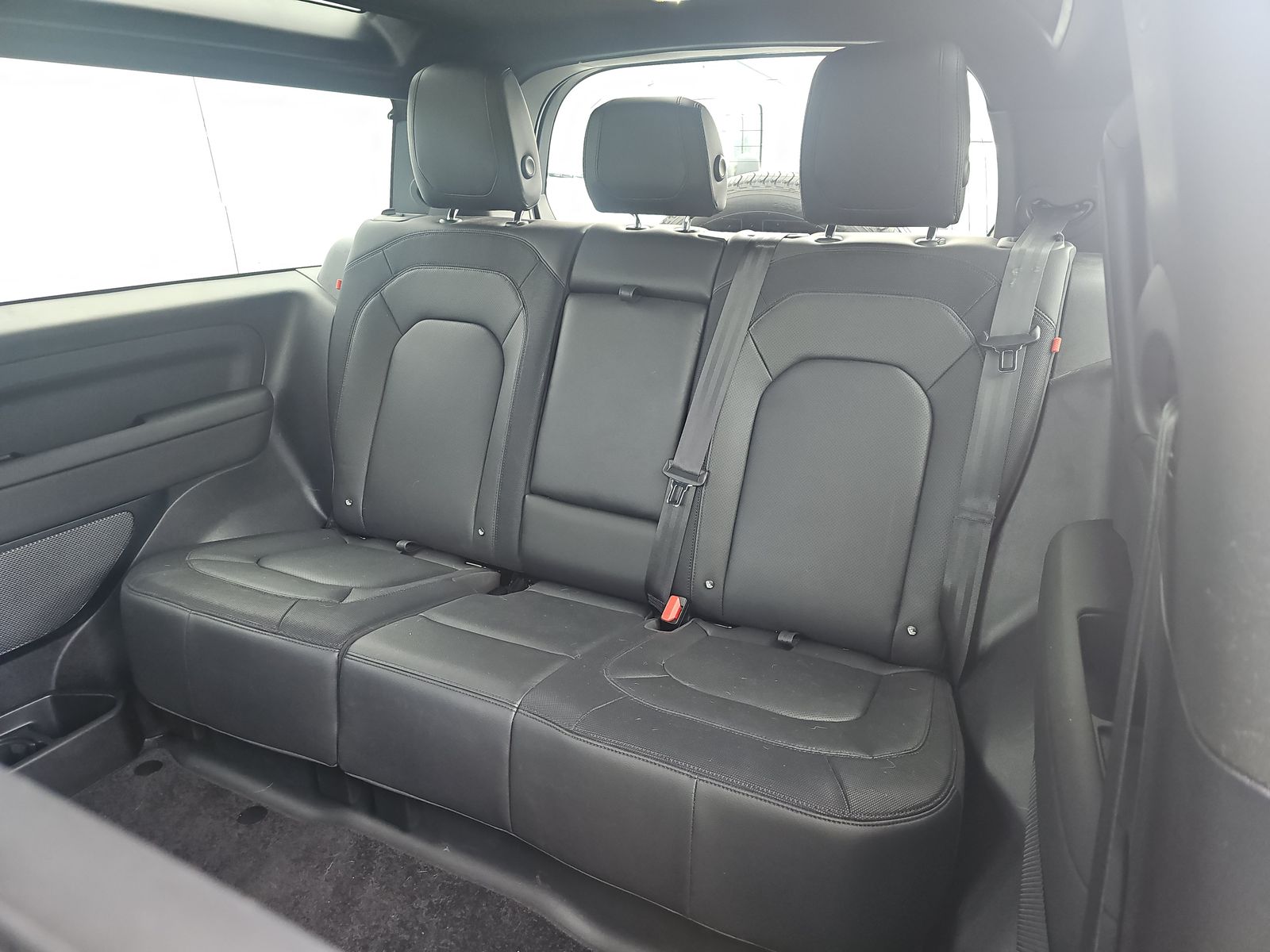 2024 Land Rover Defender 90 X-Dynamic SE AWD