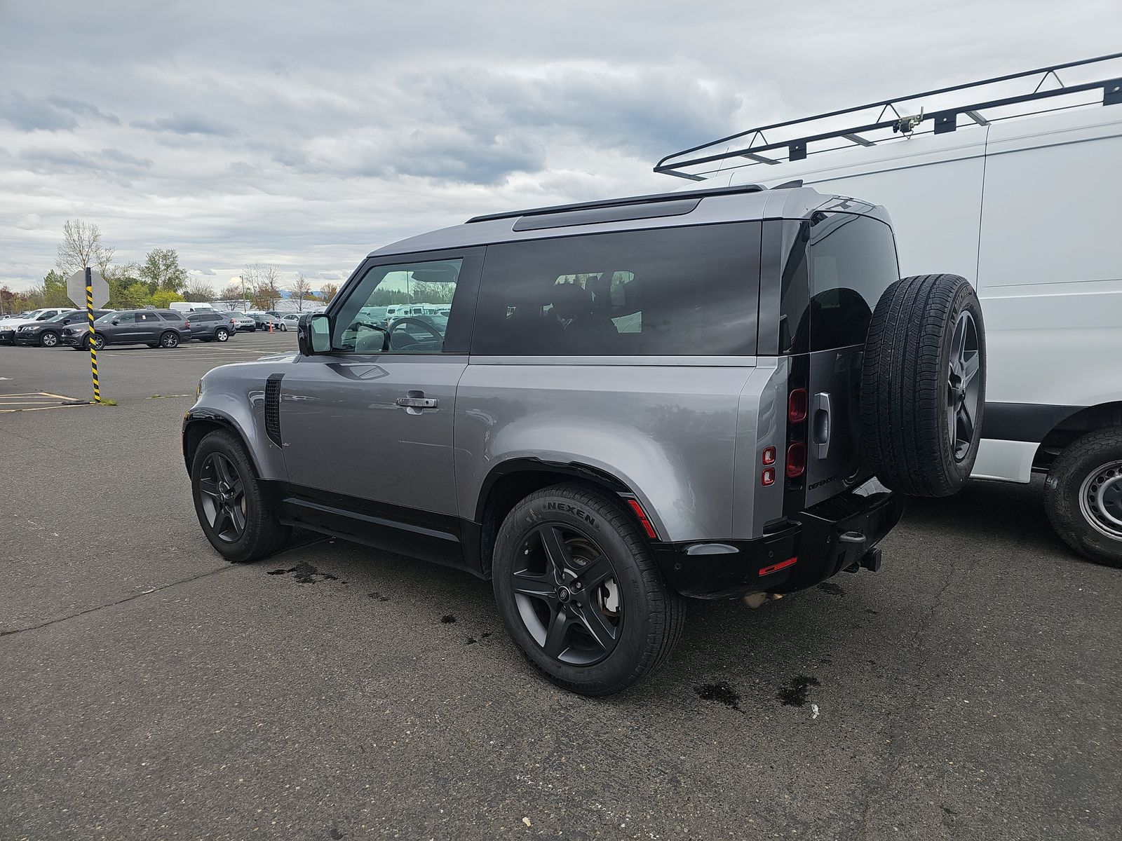 2024 Land Rover Defender 90 X-Dynamic SE AWD