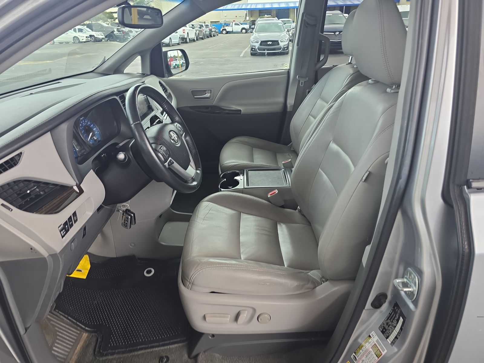 2015 Toyota Sienna XLE Premium FWD