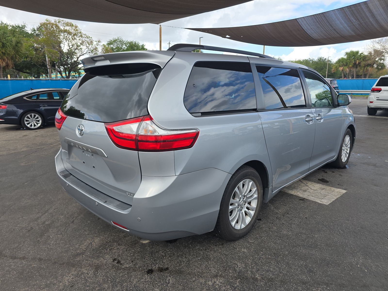 2015 Toyota Sienna XLE Premium FWD