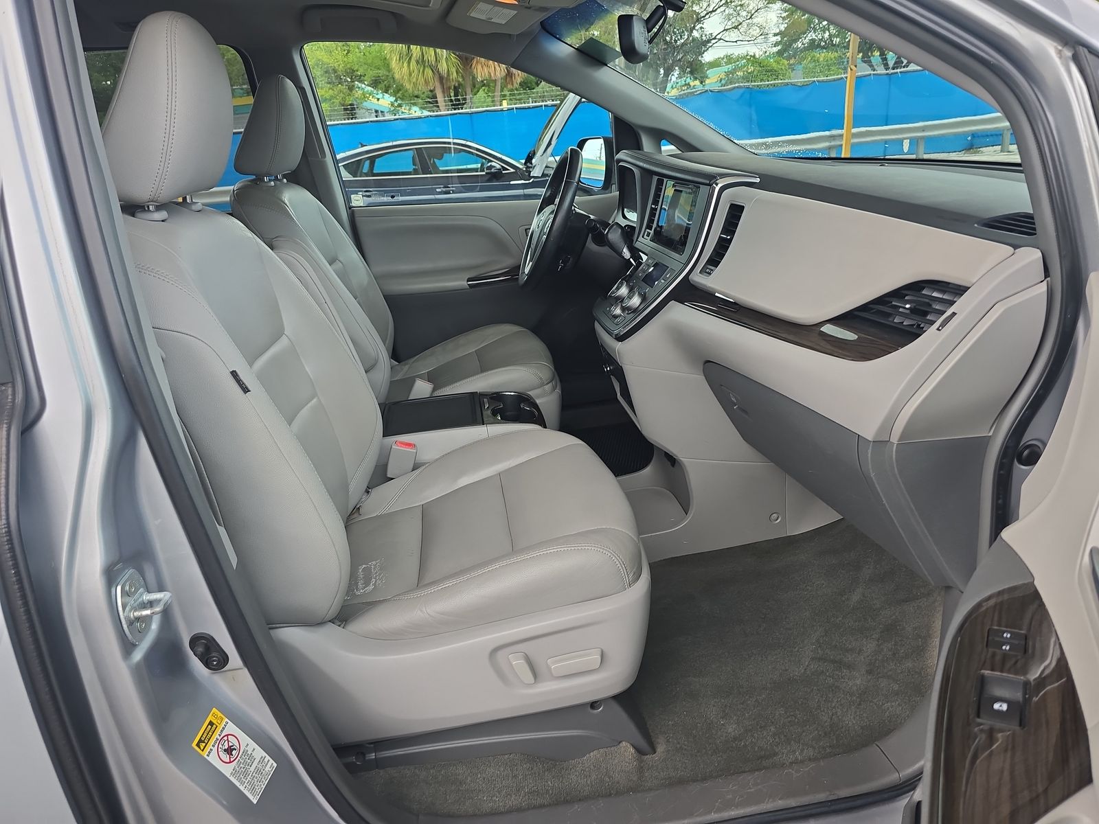 2015 Toyota Sienna XLE Premium FWD