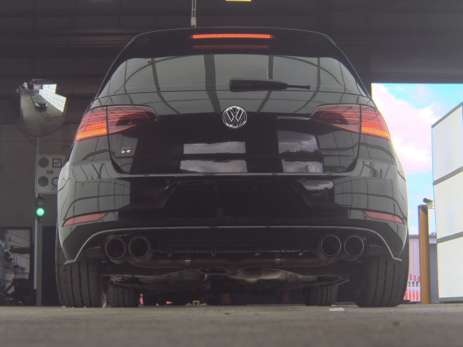 2019 Volkswagen Golf R 2.0T AWD