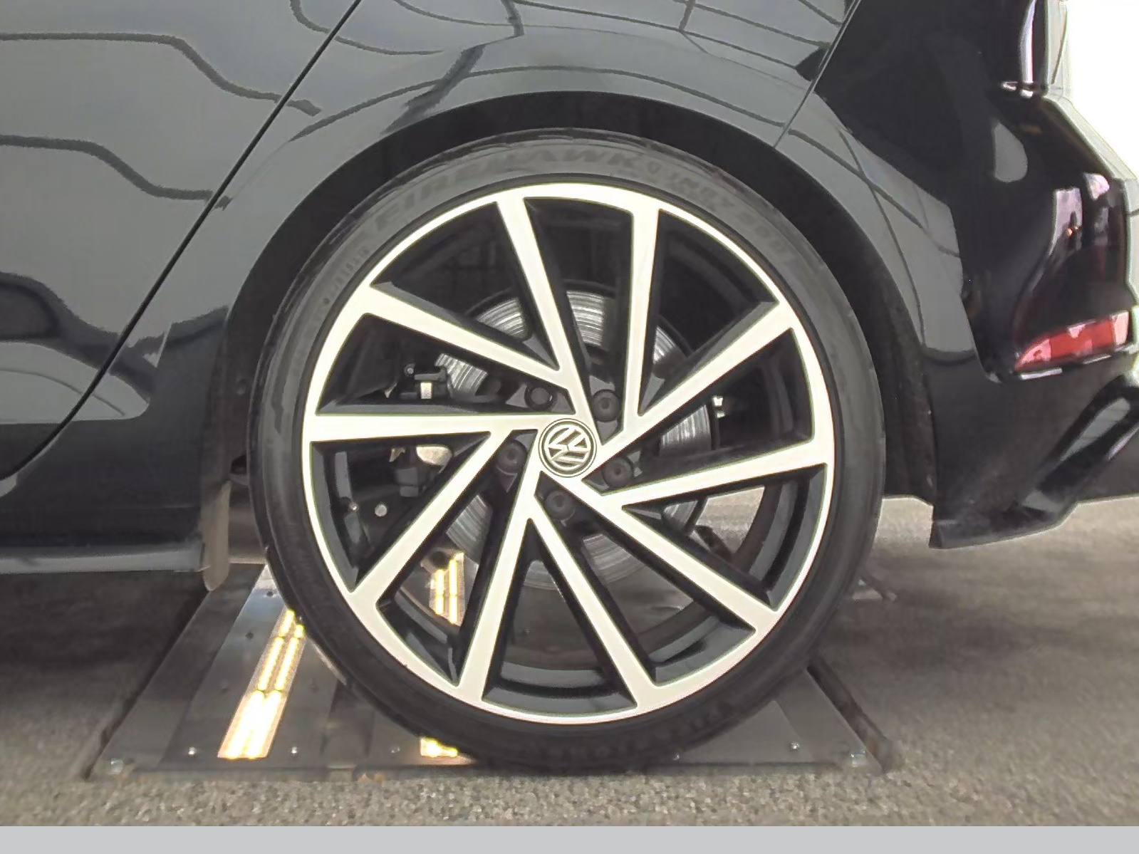 2019 Volkswagen Golf R 2.0T AWD