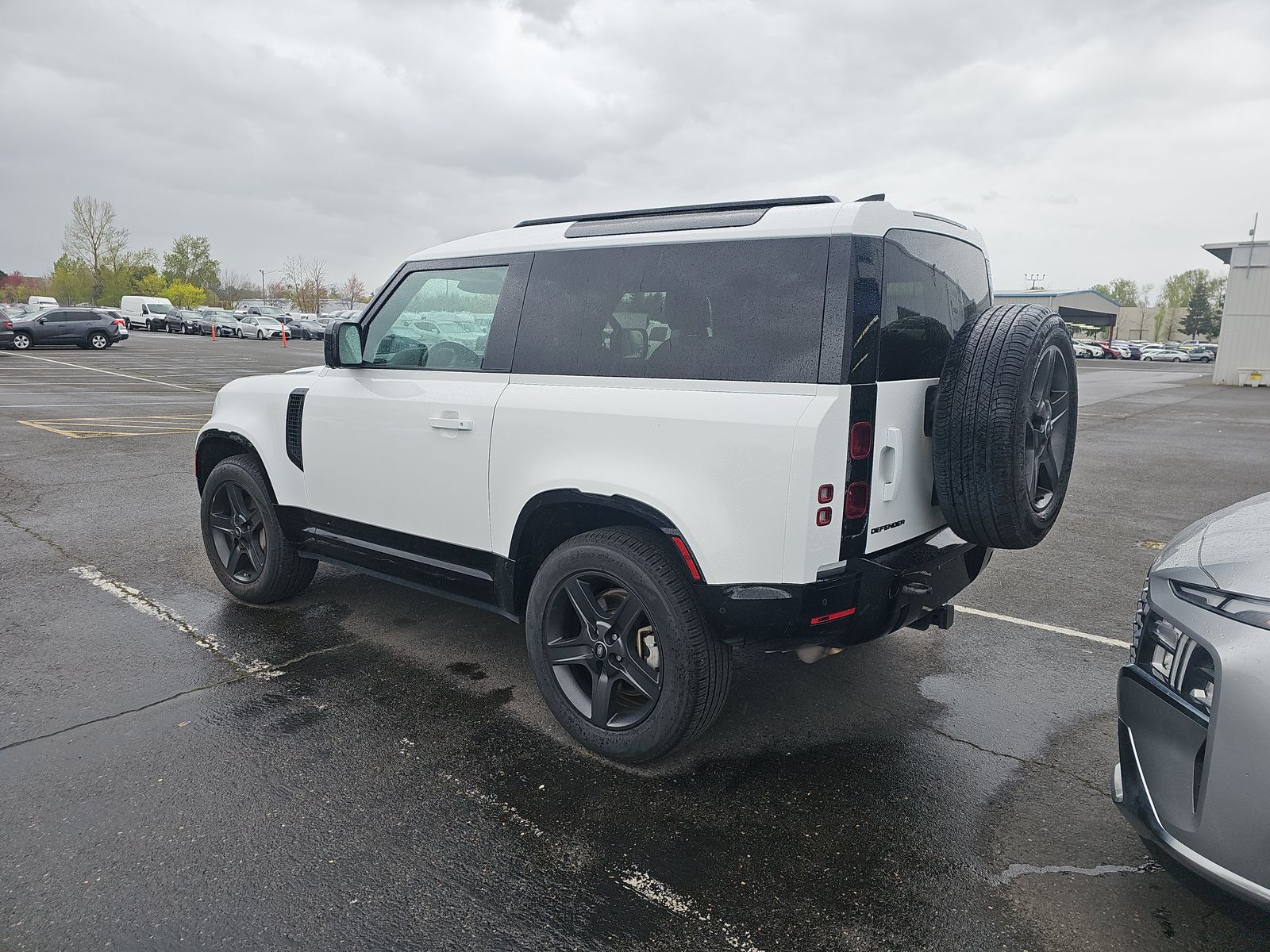 2024 Land Rover Defender 90 X-Dynamic SE AWD