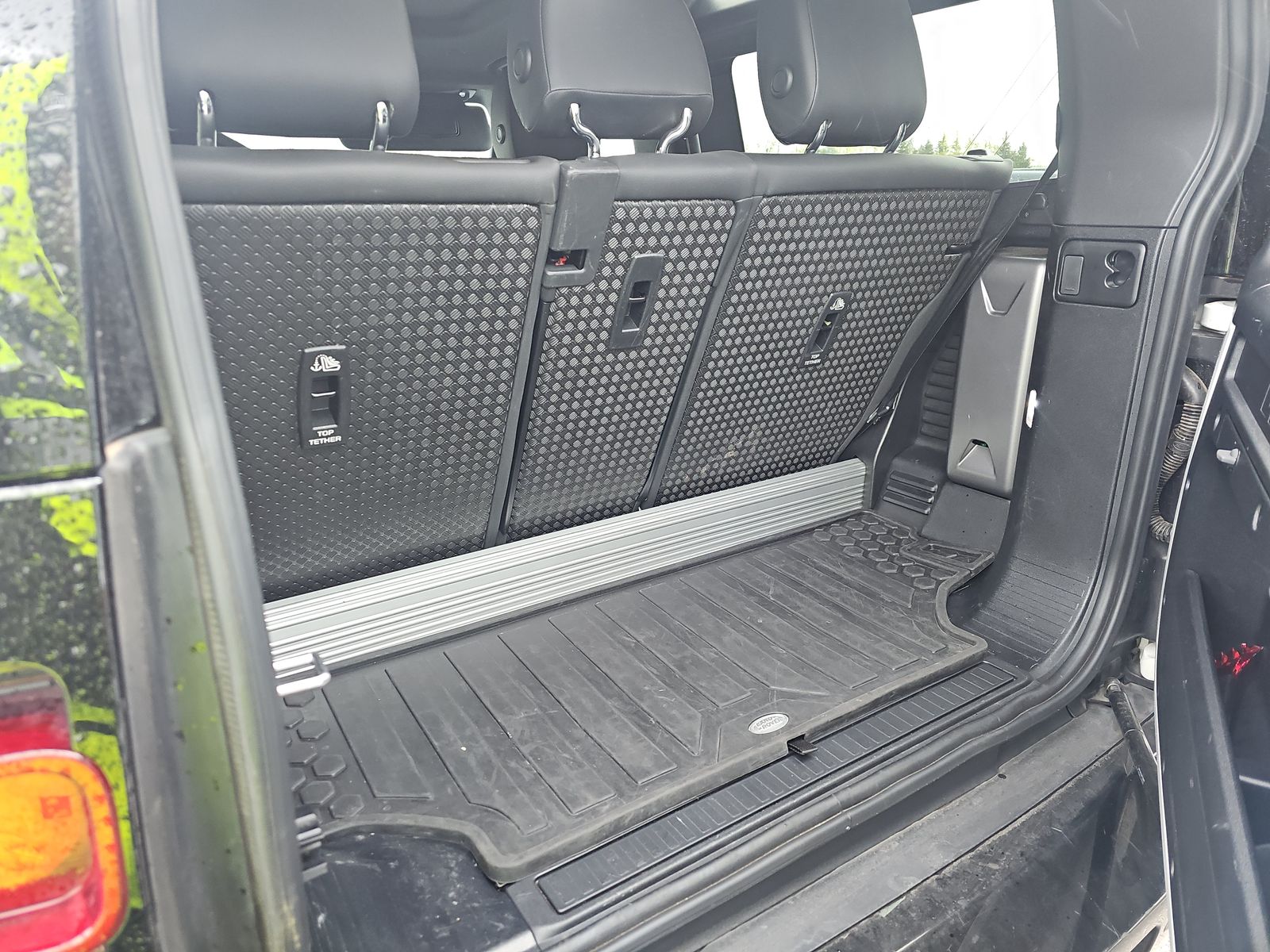 2024 Land Rover Defender 90 X-Dynamic SE AWD