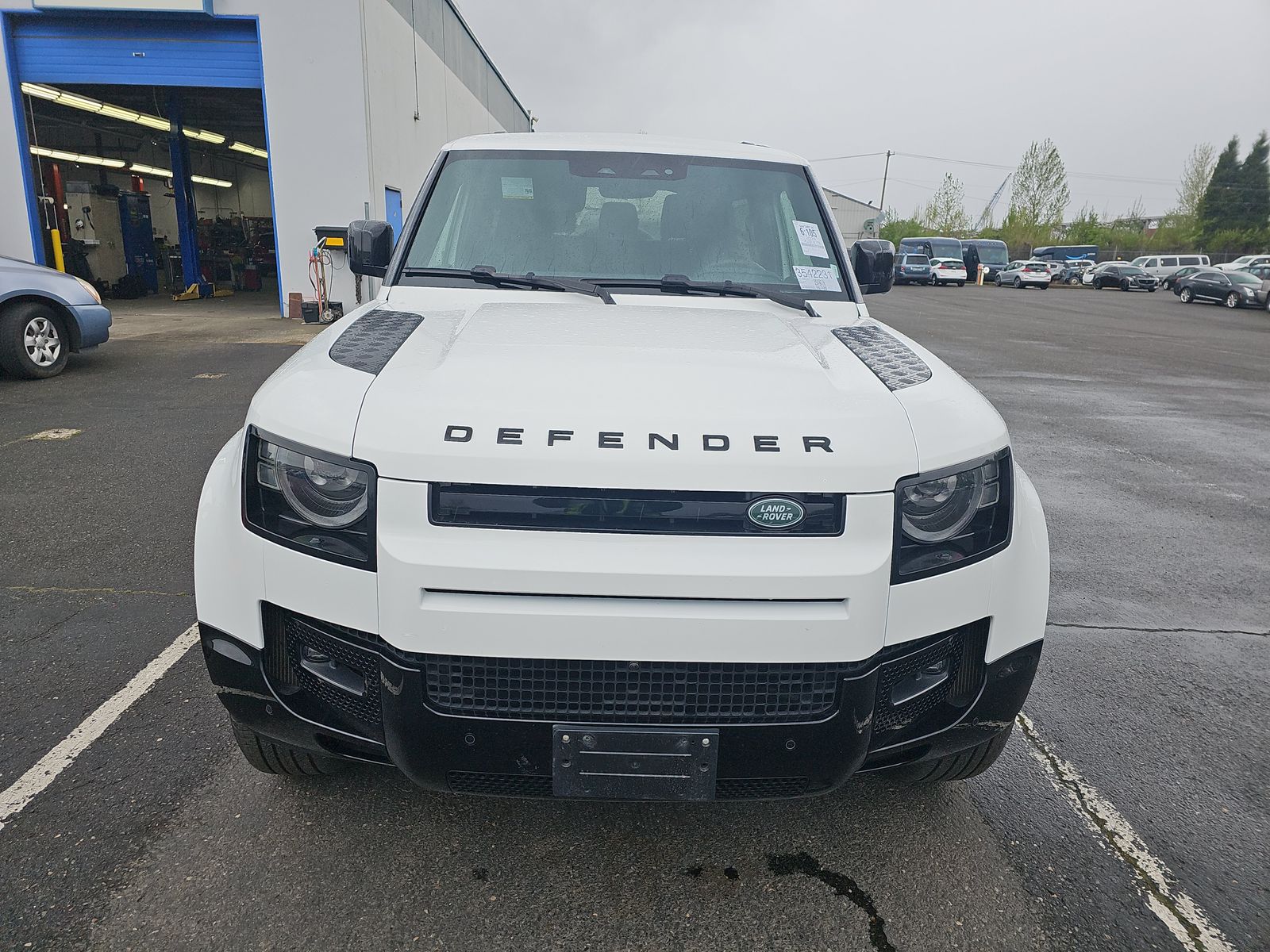 2024 Land Rover Defender 90 X-Dynamic SE AWD