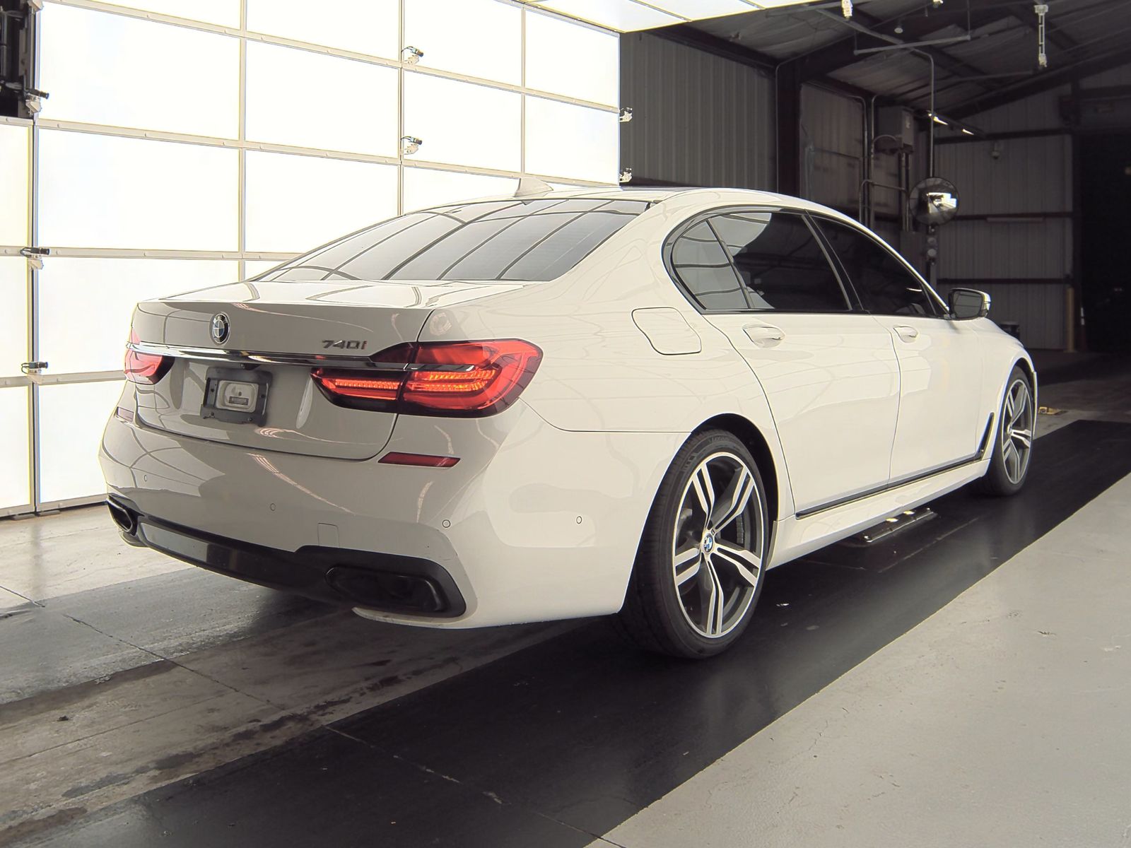 2017 BMW 7 Series 740i RWD