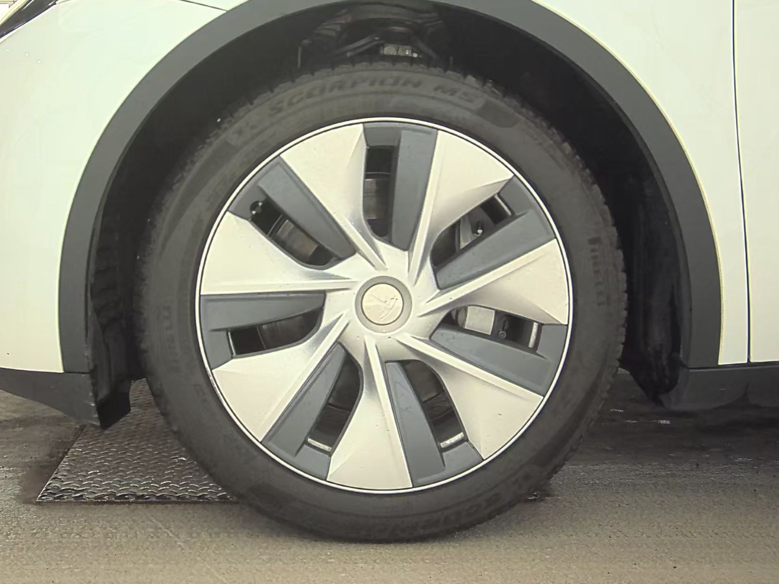 2024 Tesla Model Y Long Range AWD