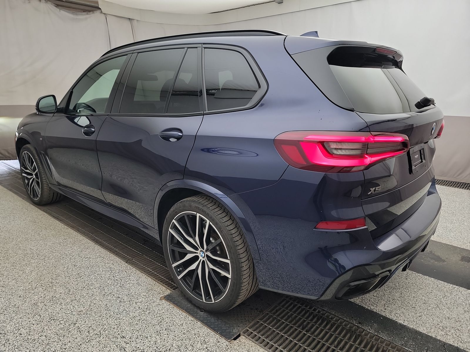 2023 BMW X5 M50i AWD