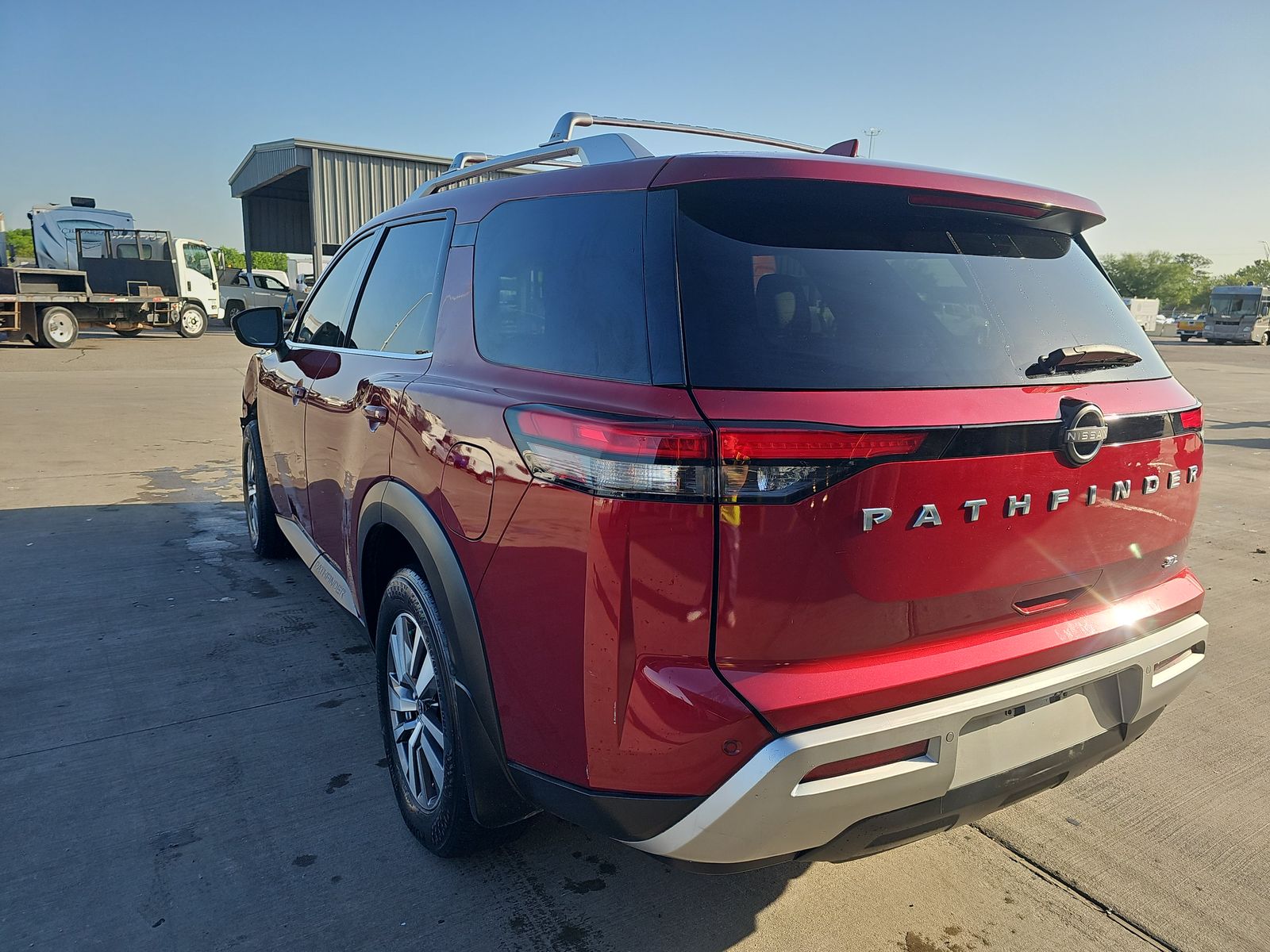 2023 Nissan Pathfinder SL FWD