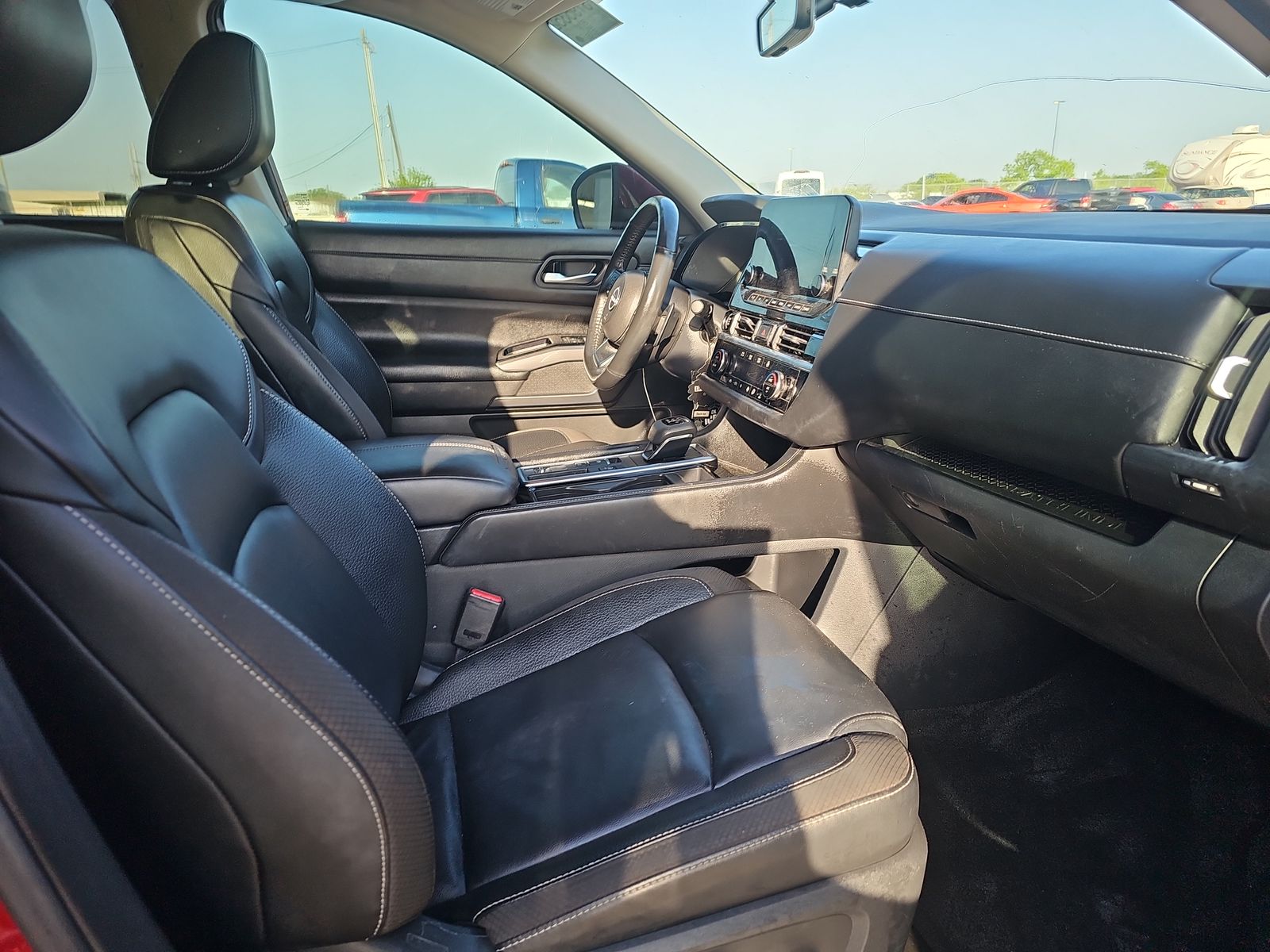 2023 Nissan Pathfinder SL FWD