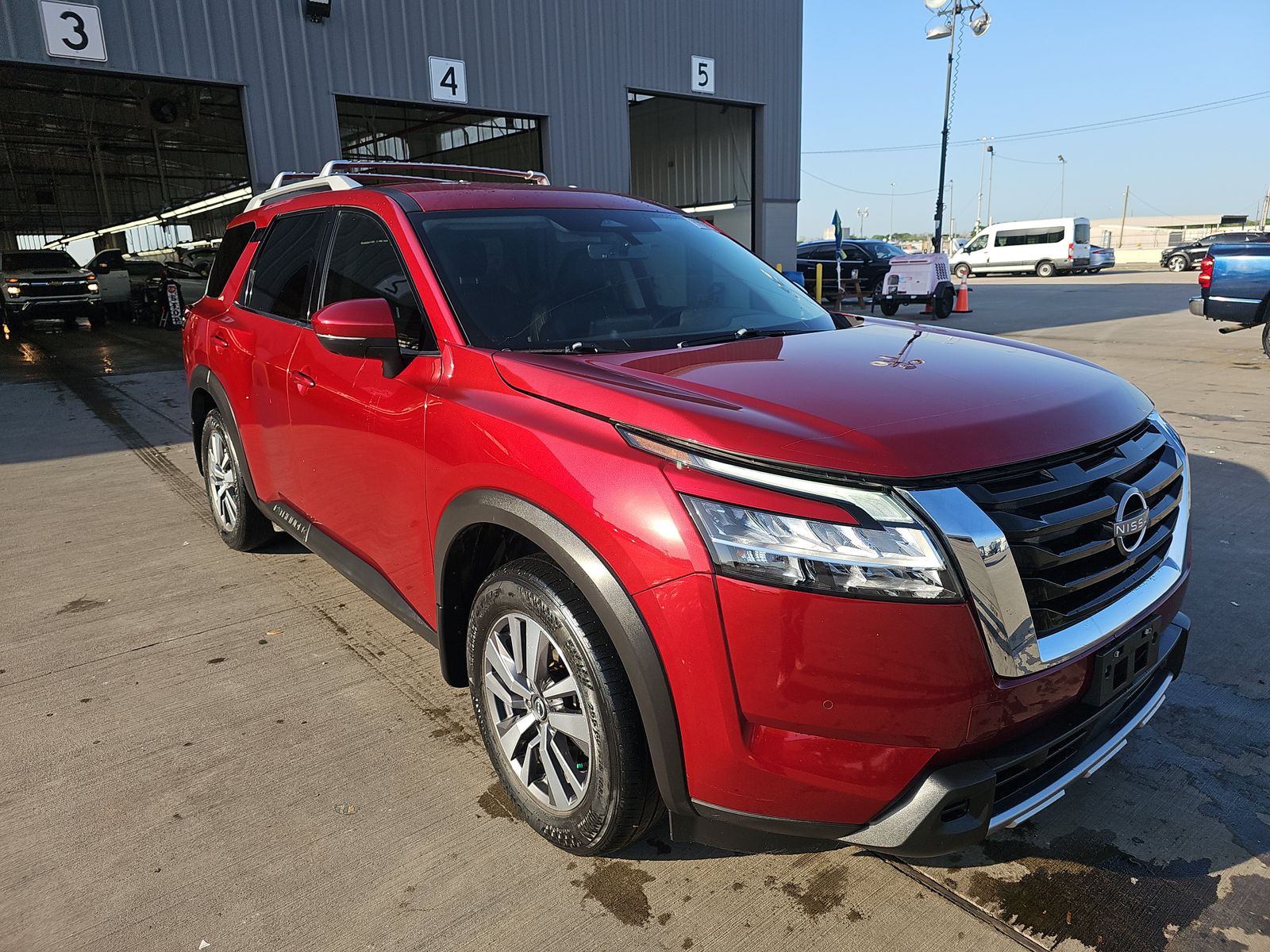 2023 Nissan Pathfinder SL FWD