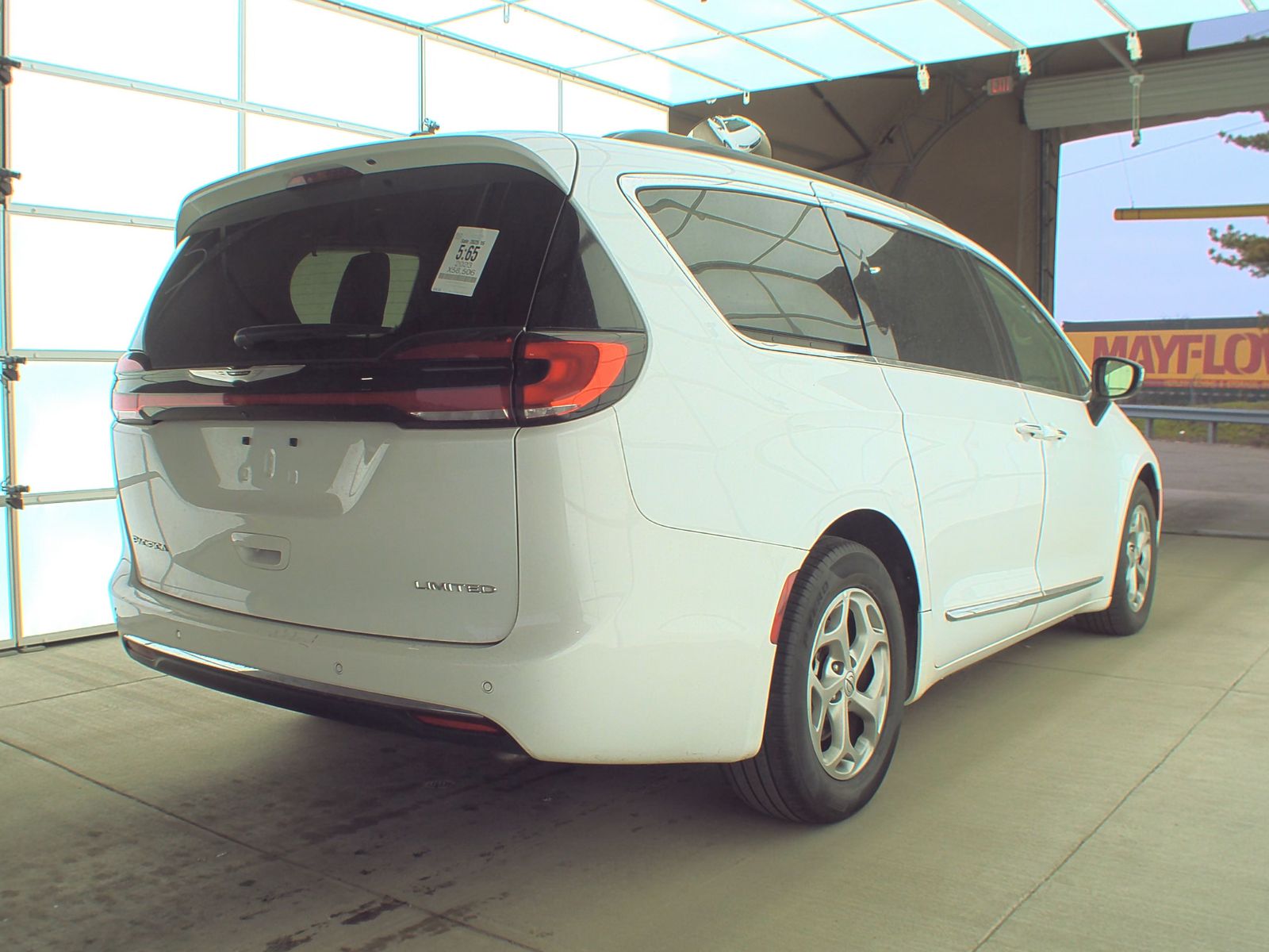2023 Chrysler Pacifica Limited FWD
