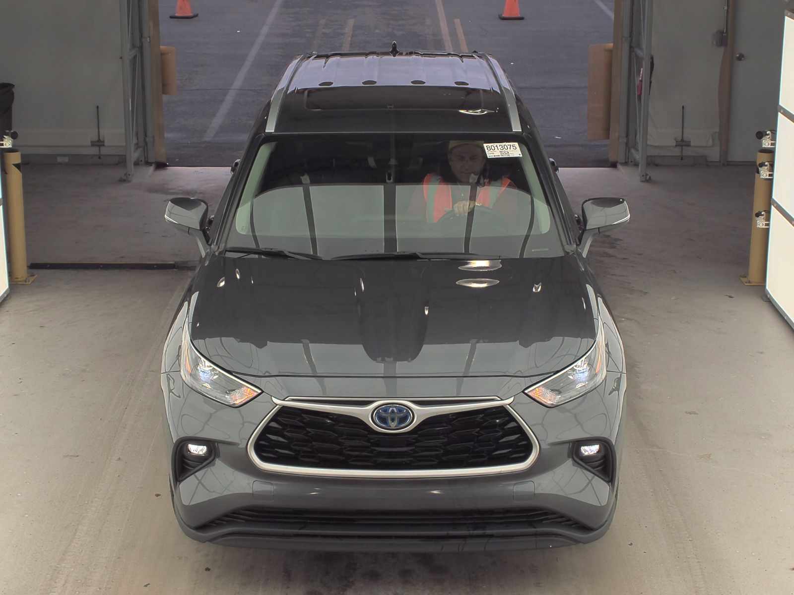 2023 Toyota Highlander Hybrid XLE FWD