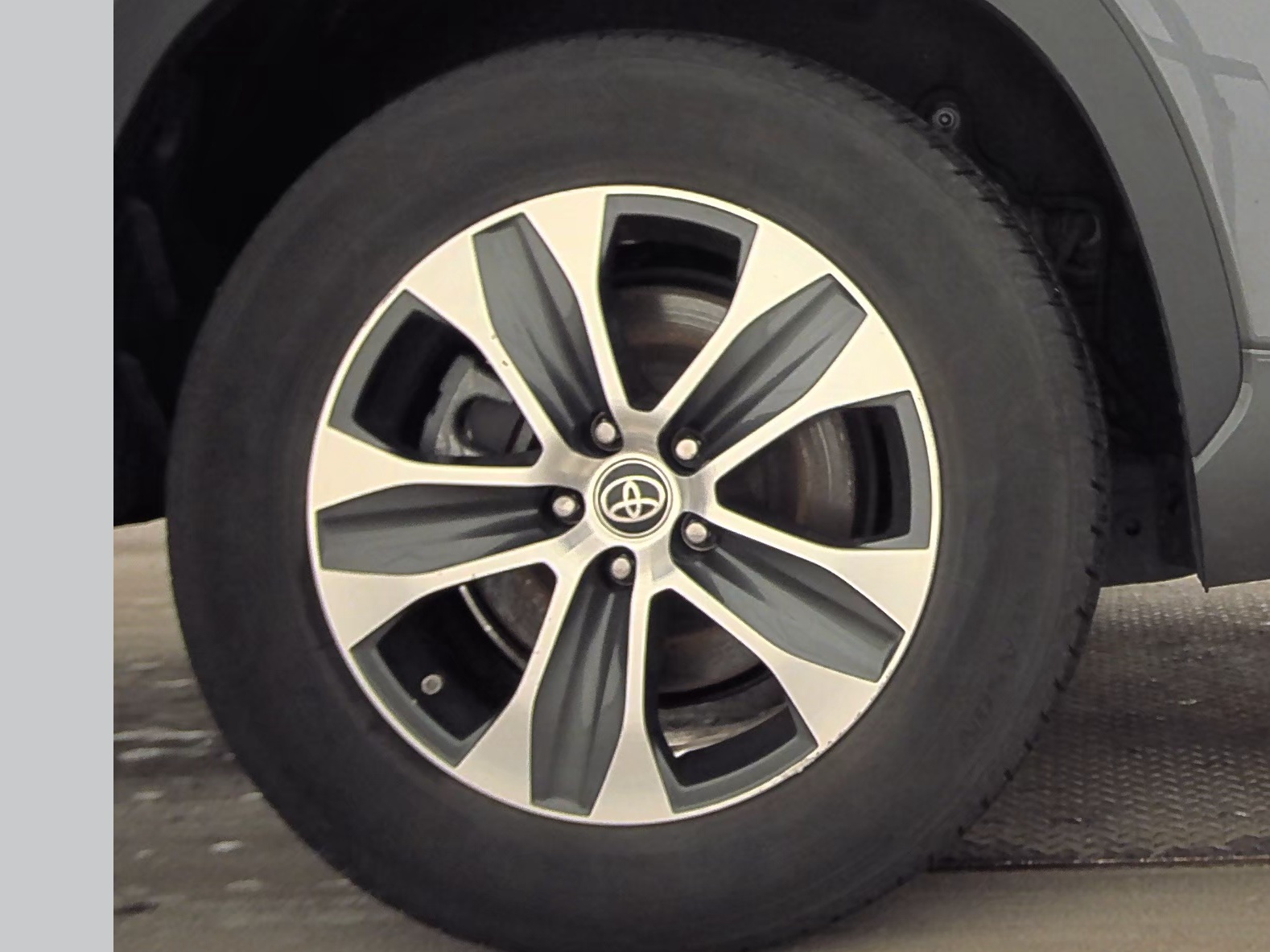 2023 Toyota Highlander Hybrid XLE FWD