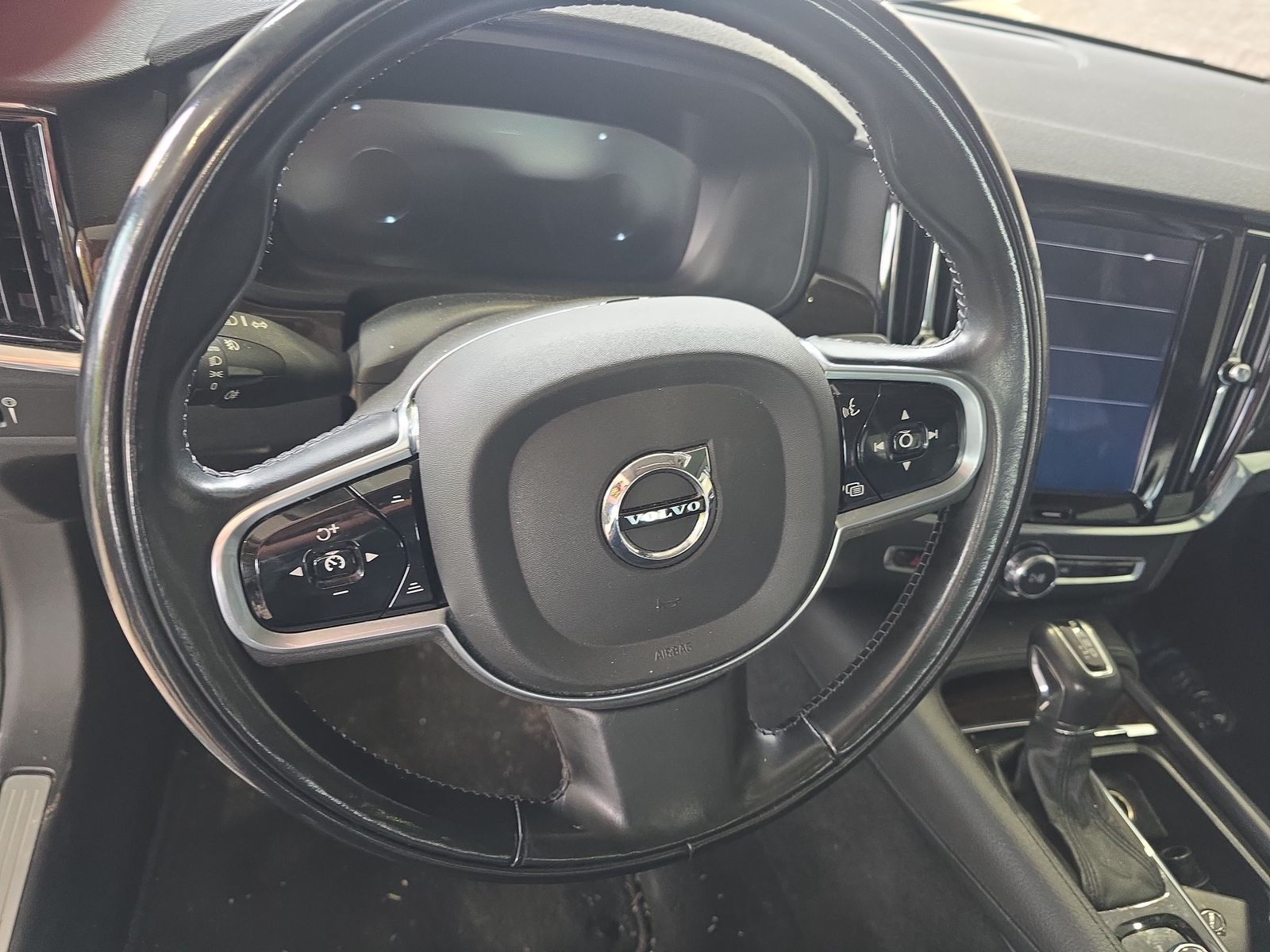 2018 Volvo S90 T5 Momentum AWD