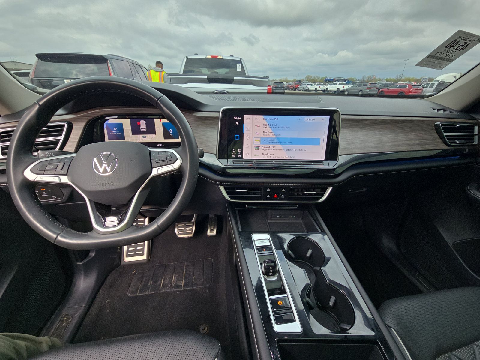 2024 Volkswagen Atlas 2.0T SEL Premium R-Line AWD